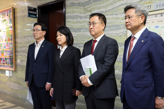 [국감] '과방위 국감 제척' 입장 밝히는 이진숙 의원