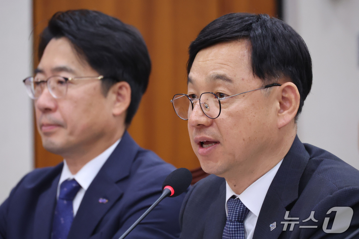 (서울=뉴스1) 신웅수 기자 = 전윤종 한국산업기술진흥원장이 12일 서울 여의도 국회에서 열린 산업통상자원중소벤처기업위원회의 대한무역투자진흥공사 등에 대한 국정감사에서 의원 질의에 …