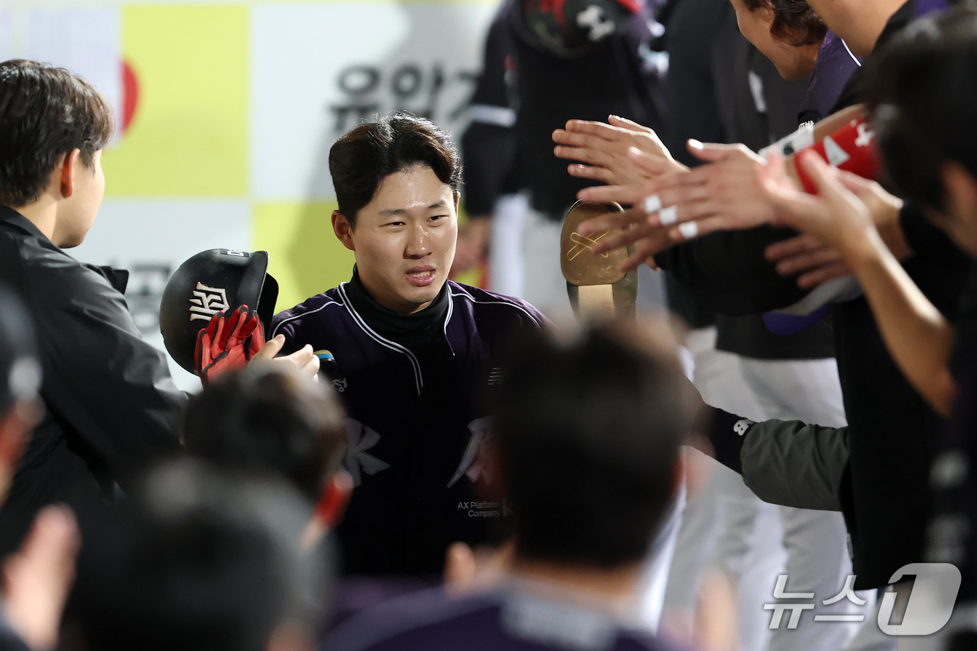 (대구=뉴스1) 공정식 기자 = 12일 오후 대구 삼성라이온즈파크에서 열린 프로야구 '2026 신한SOL KBO리그' KT 위즈와 삼성 라이온즈의 경기, 1회초 무사 2루 상황 K …