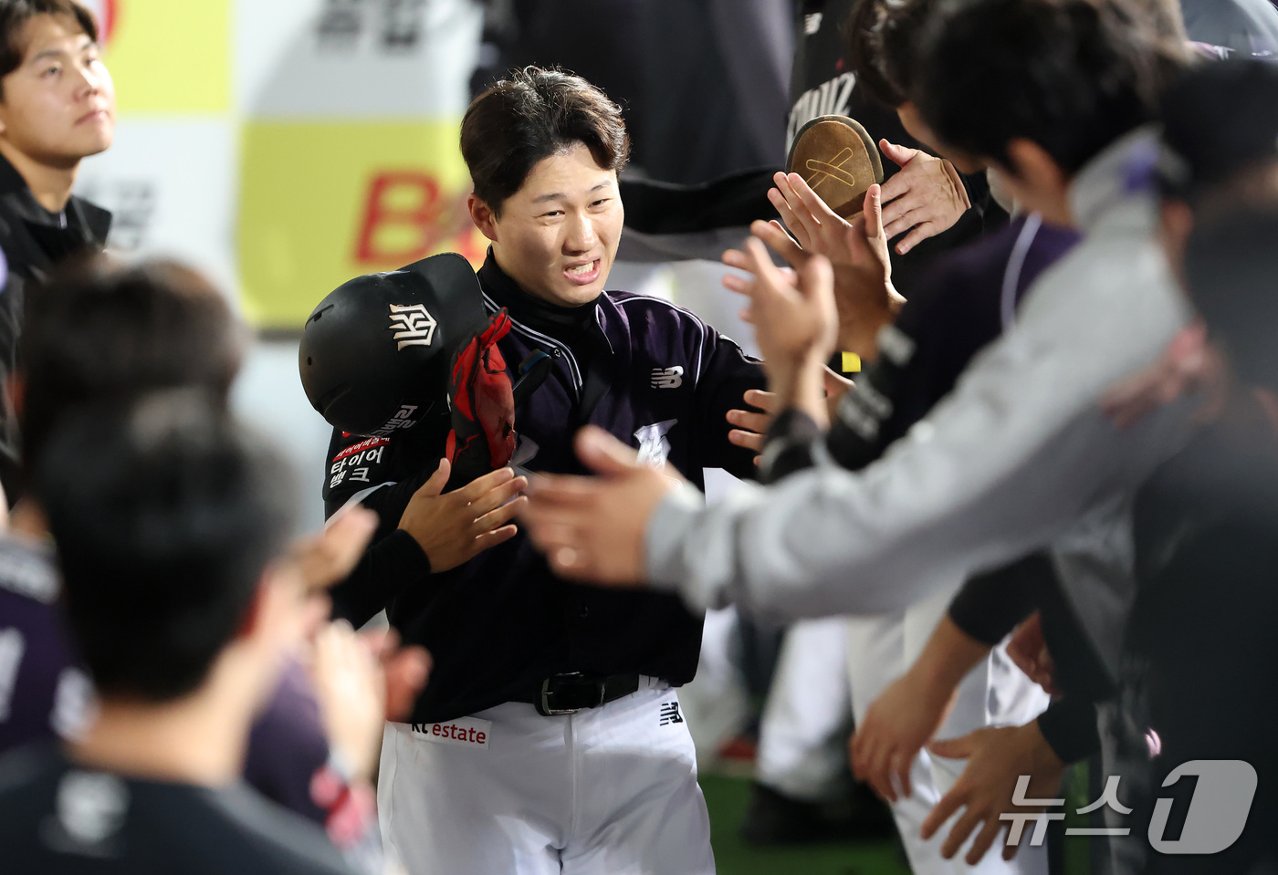 (대구=뉴스1) 공정식 기자 = 12일 오후 대구 삼성라이온즈파크에서 열린 프로야구 '2026 신한SOL KBO리그' KT 위즈와 삼성 라이온즈의 경기, 1회초 무사 2루 상황 K …