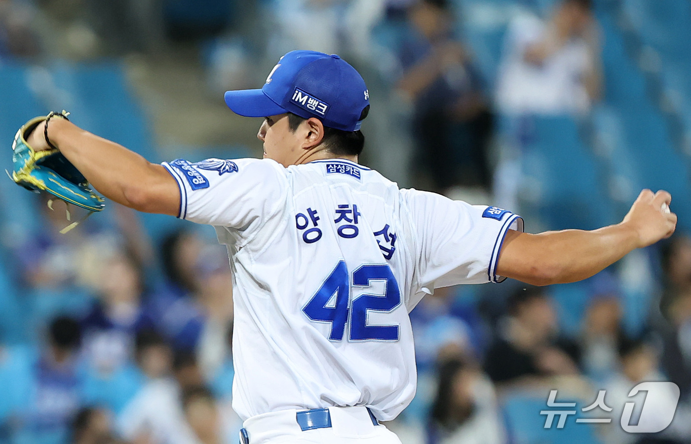 (대구=뉴스1) 공정식 기자 = 12일 오후 대구 삼성라이온즈파크에서 열린 프로야구 '2026 신한SOL KBO리그' KT 위즈와 삼성 라이온즈의 경기, 1회초 삼성 선발 양창섭이 …