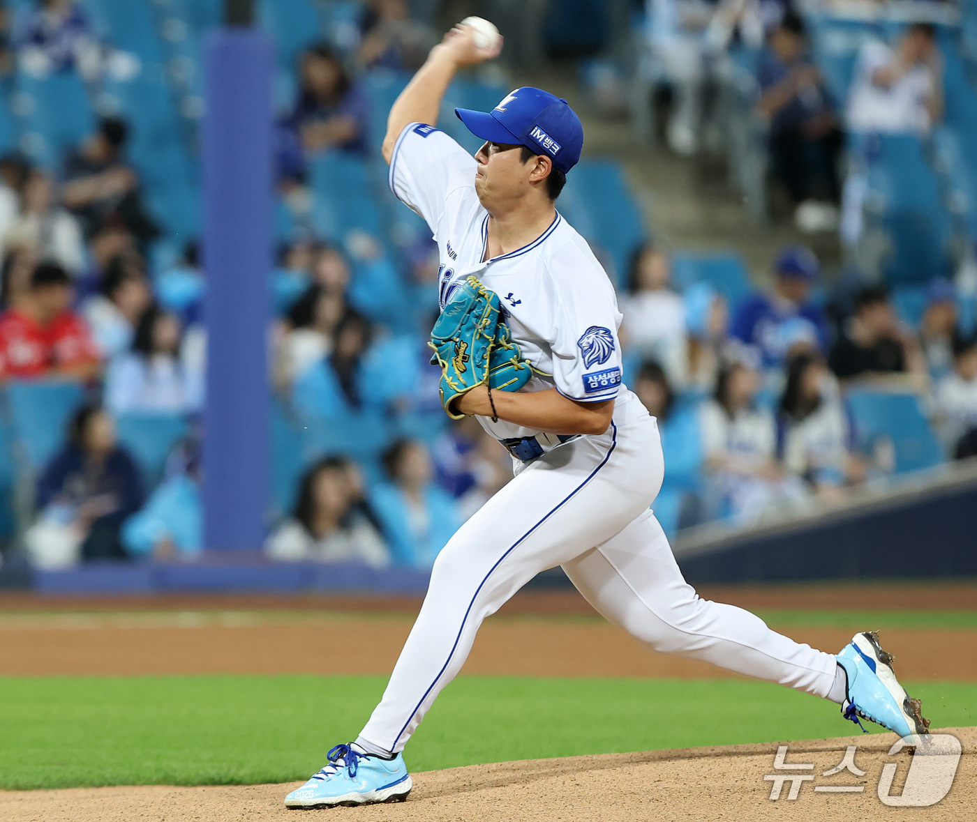 (대구=뉴스1) 공정식 기자 = 12일 오후 대구 삼성라이온즈파크에서 열린 프로야구 '2026 신한SOL KBO리그' KT 위즈와 삼성 라이온즈의 경기, 1회초 삼성 선발 양창섭이 …