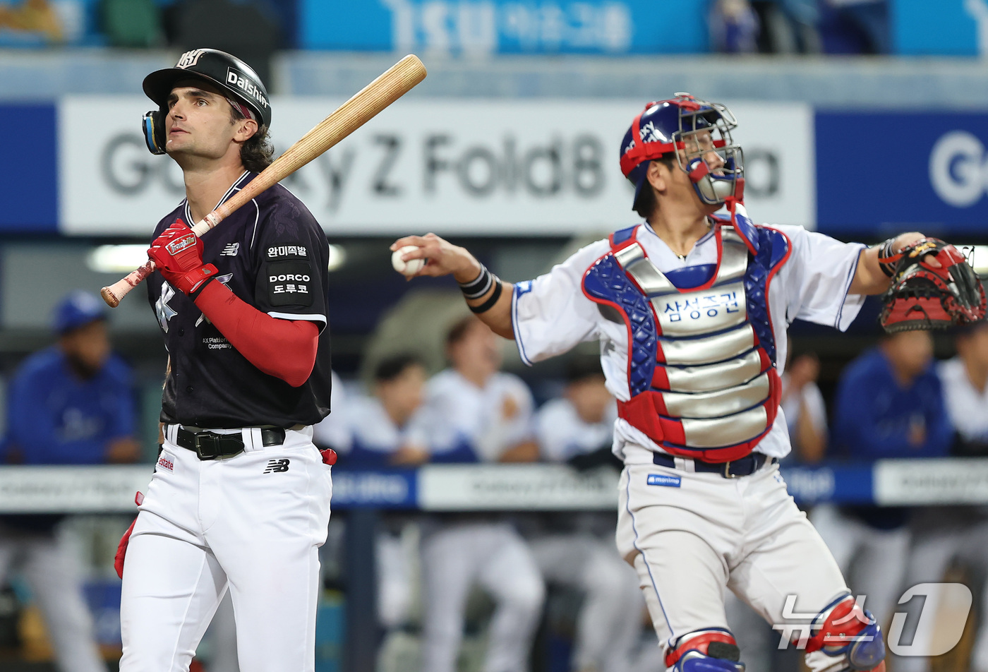 (대구=뉴스1) 공정식 기자 = 12일 오후 대구 삼성라이온즈파크에서 열린 프로야구 '2026 신한SOL KBO리그' KT 위즈와 삼성 라이온즈의 경기, 5회초 KT 힐리어드가 삼 …