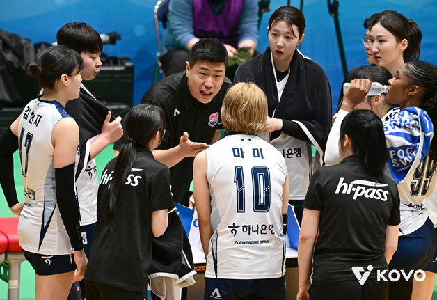 '모마 25점' 도로공사, GS칼텍스 꺾고 지난 시즌 챔프전 패배 설욕