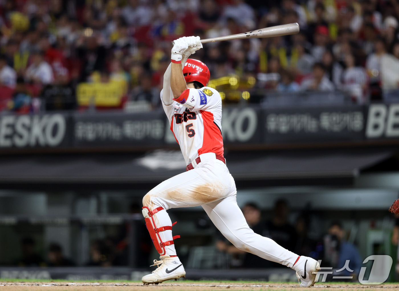 (서울=뉴스1) = 12일 광주기아챔피언스필드에서 열린 프로야구 '2026 신한SOL KBO리그' LG 트윈스와 KIA 타이거즈의 경기, KIA 김도영이 8회말 무사 1루에 역전 …