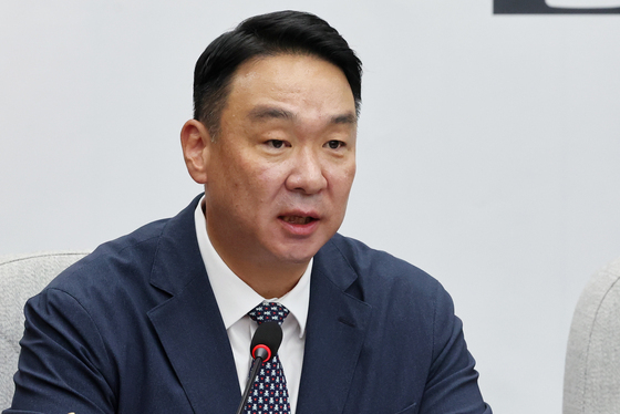 발언하는 정희용 사무총장