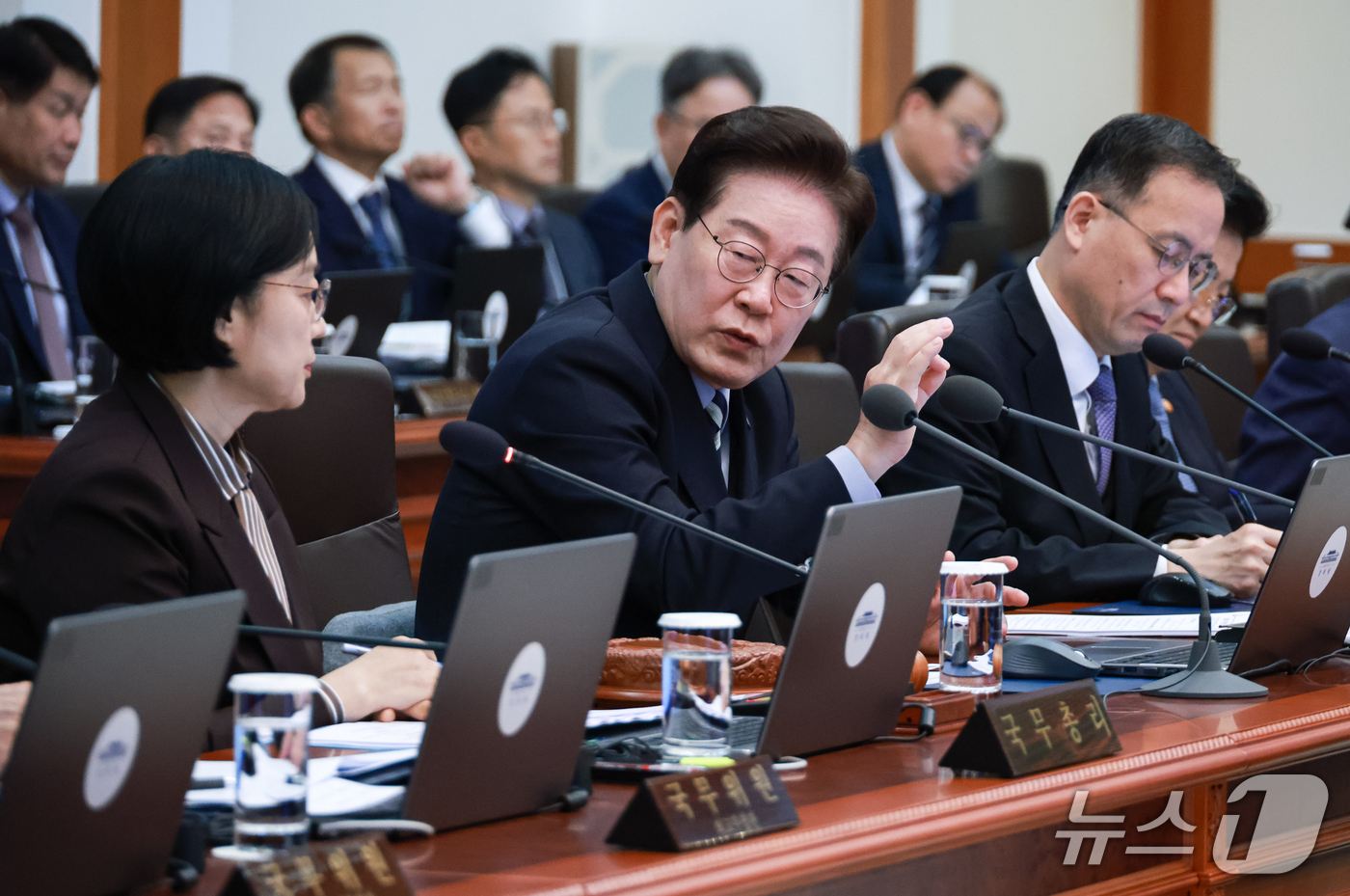 (서울=뉴스1) 이재명 기자 = 이재명 대통령이 13일 청와대에서 열린 국무회의에서 발언을 하고 있다, (청와대통신사진기자단) 2026.10.13/뉴스1