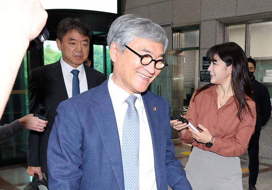 중앙선관위 포렌식 현장 방문하는 선관위 자문위원들