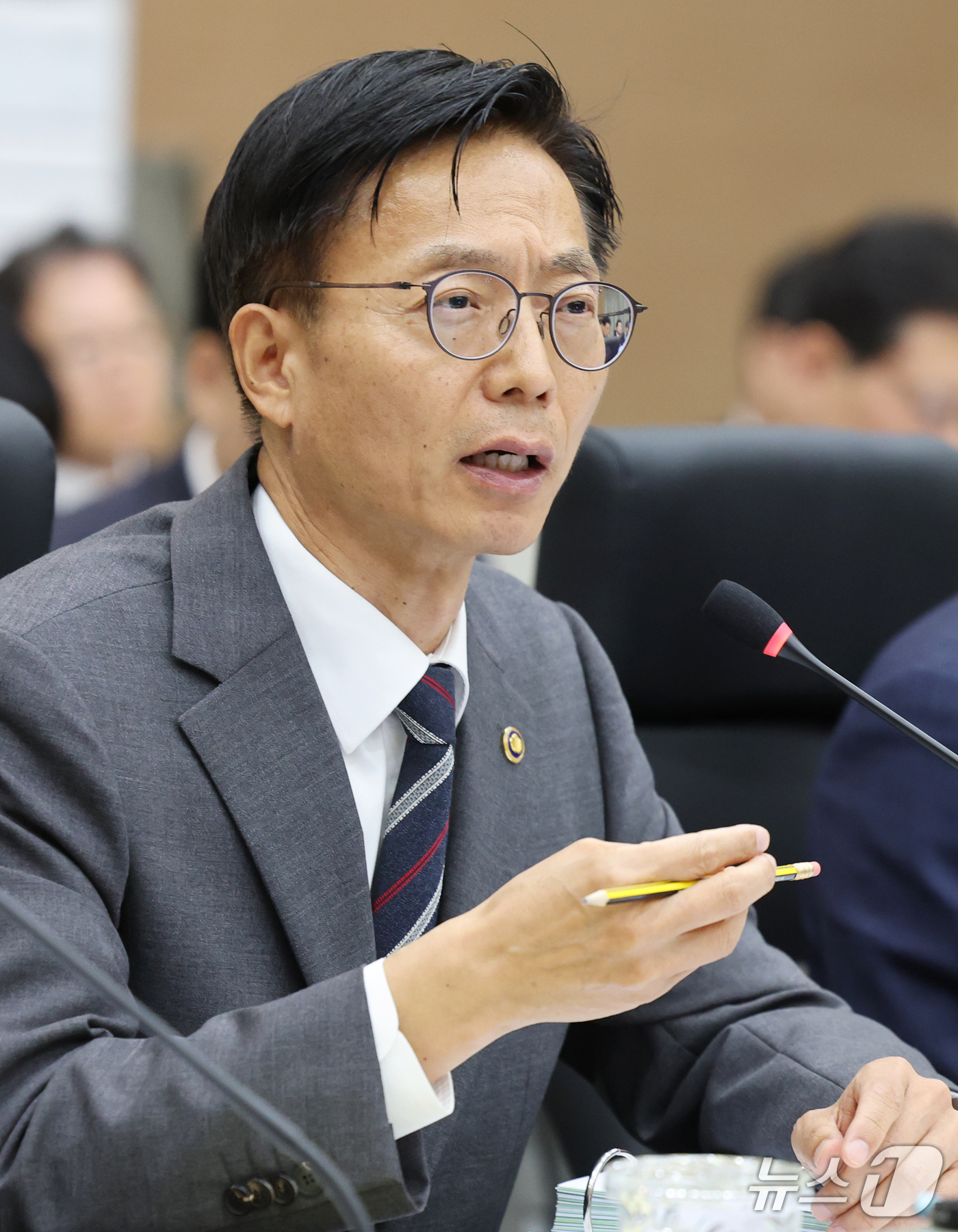 (대전=뉴스1) 김기태 기자 = 김용선 지식재산처장이 13일 오전 정부대전청사에서 열린 국회 산업통상자원중소벤처기업위원회의 지식재산처에 대한 국정감사에서 답변하고 있다. 2026. …