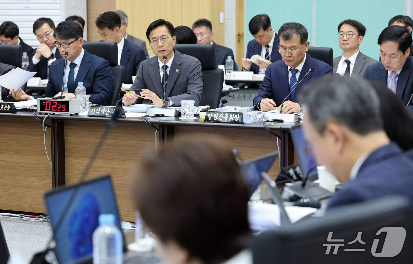 (대전=뉴스1) 김기태 기자 = 김용선 지식재산처장이 13일 오전 정부대전청사에서 열린 국회 산업통상자원중소벤처기업위원회의 지식재산처에 대한 국정감사에서 답변하고 있다. 2026. …