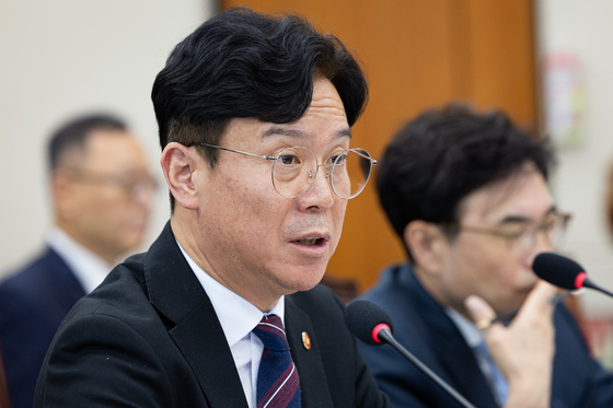 김영훈 "정년연장 연내 처리돼야"…논의 진전 따라 정부안 제시(종합)