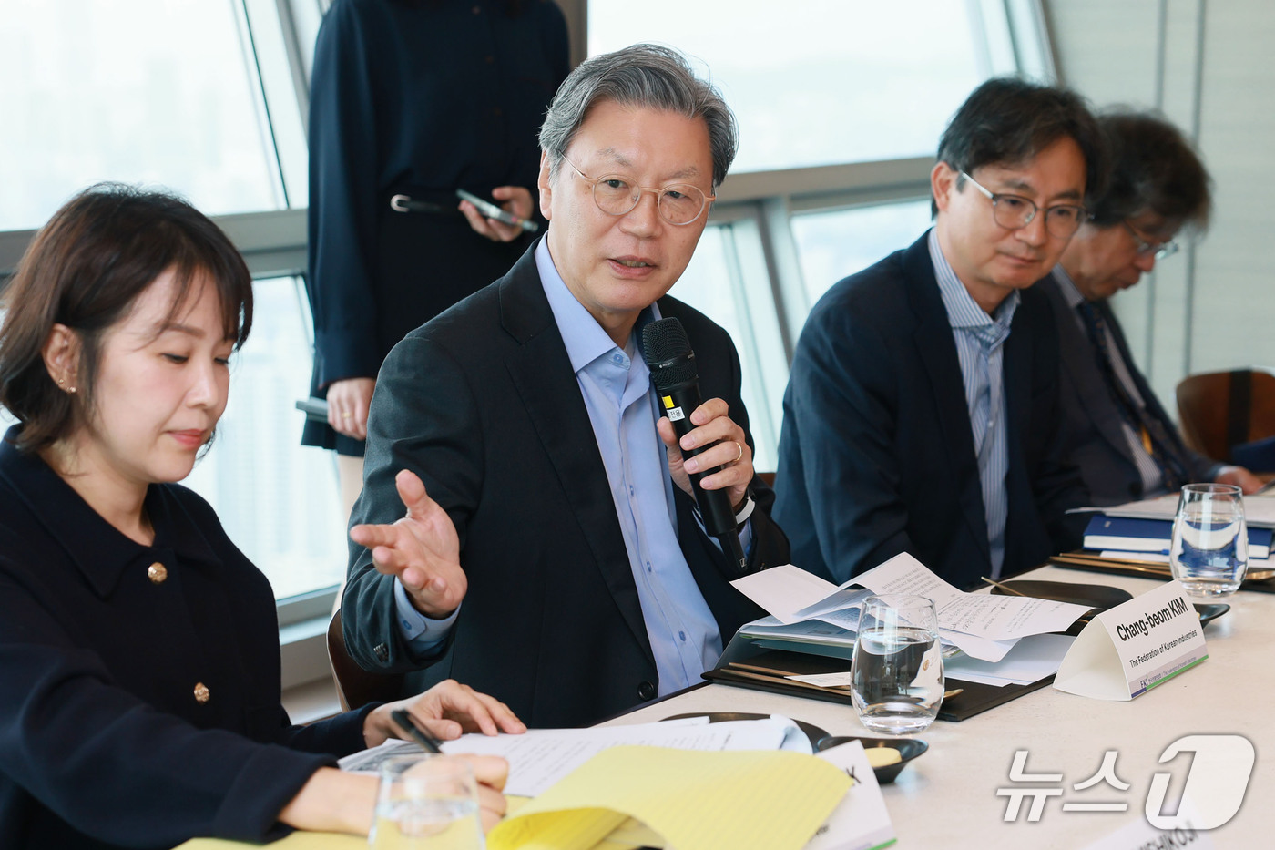 (서울=뉴스1) = 김창범 한국경제인협회 부회장이 13일 서울 여의도 FK타워에서 열린 '일본 돗토리·시마네현 방한단 간담회'에서 인사말을 하고 있다. (한국경제인협회 제공. 재판 …