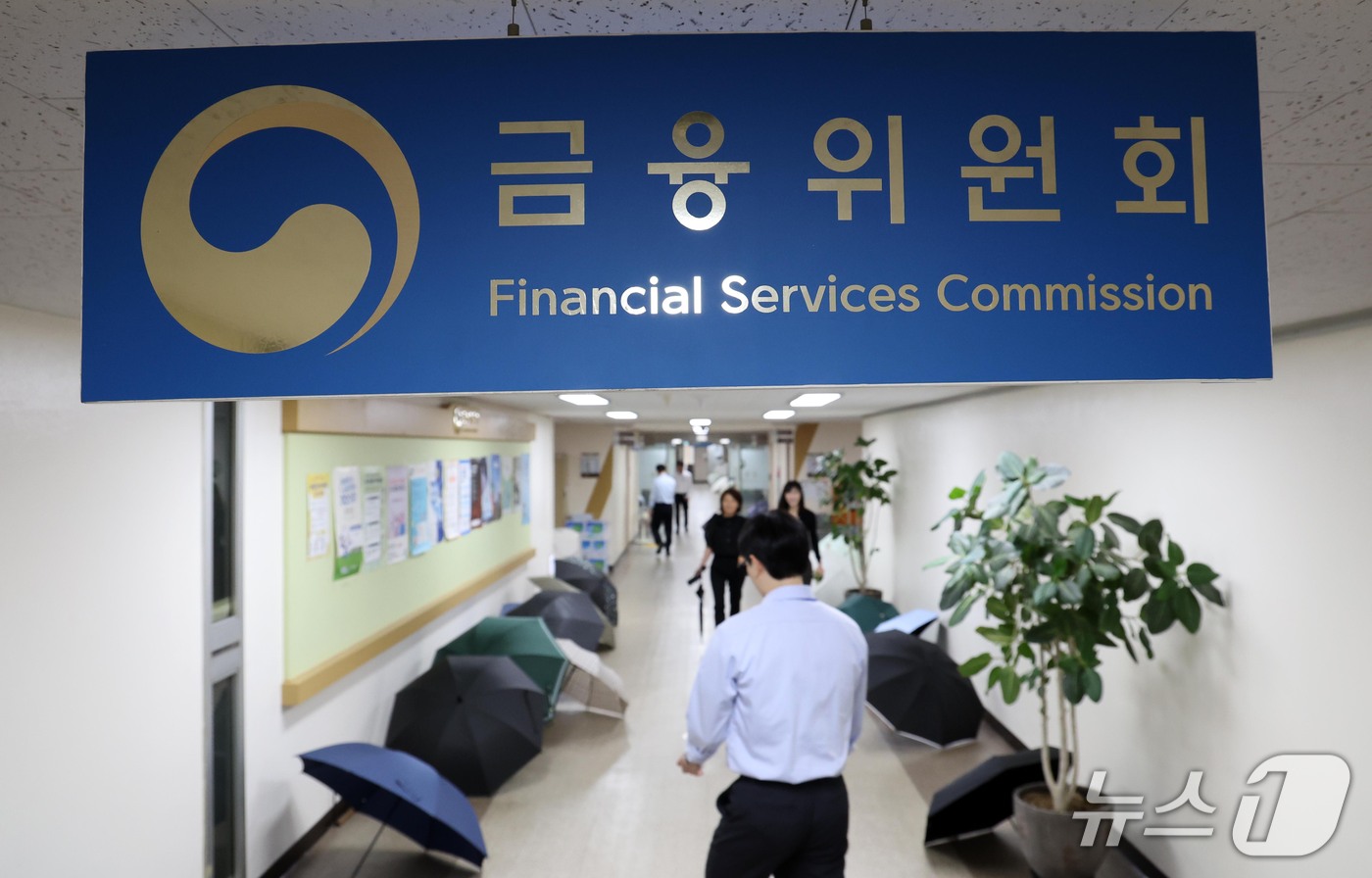 (서울=뉴스1) 이종덕 기자 = 윤호중 행안부 장관이13일 오후 서울 종로구 정부서울청사에서 '2차 중앙행정기관 이전' 계획을 발표했다.금융위원회·방송미디어통신위원회·개인정보보호위 …
