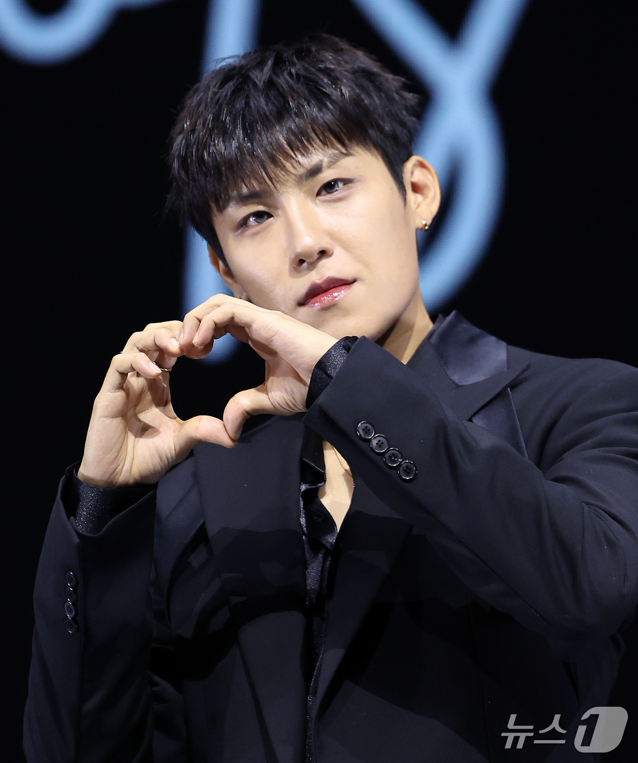 (서울=뉴스1) 김진환 기자 = 그룹 에이비식스(AB6IX) 박우진이 13일 오후 서울 중구 엑스칼라에서 열린 두 번째 미니앨범 ‘솔스티스’(SOLSTICE) 발매 기념 쇼케이스에 …