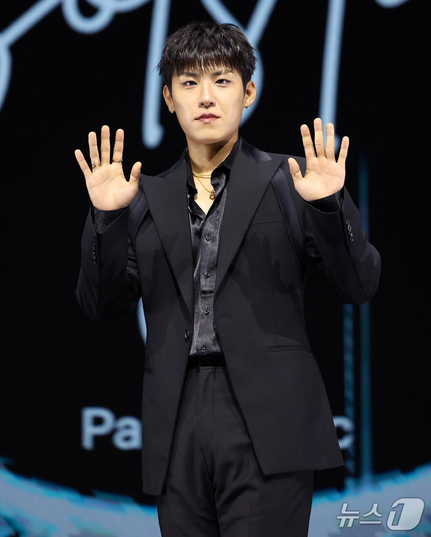 (서울=뉴스1) 김진환 기자 = 그룹 에이비식스(AB6IX) 박우진이 13일 오후 서울 중구 엑스칼라에서 열린 두 번째 미니앨범 ‘솔스티스’(SOLSTICE) 발매 기념 쇼케이스에 …