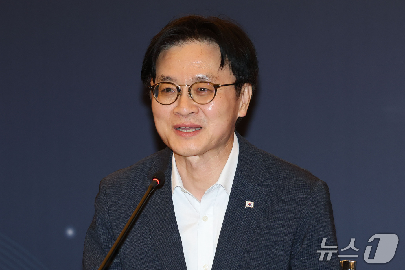 (서울=뉴스1) 이광호 기자 = 김정관 산업통상부 장관이 13일 오후 서울 중구 대한상공회의소에서 열린 2026년 제6차 산업융합 규제특례심의위원회에서 발언하고 있다.  2026. …
