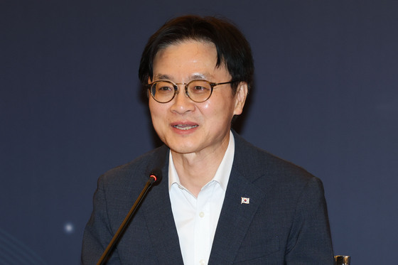 발언하는 김정관 장관