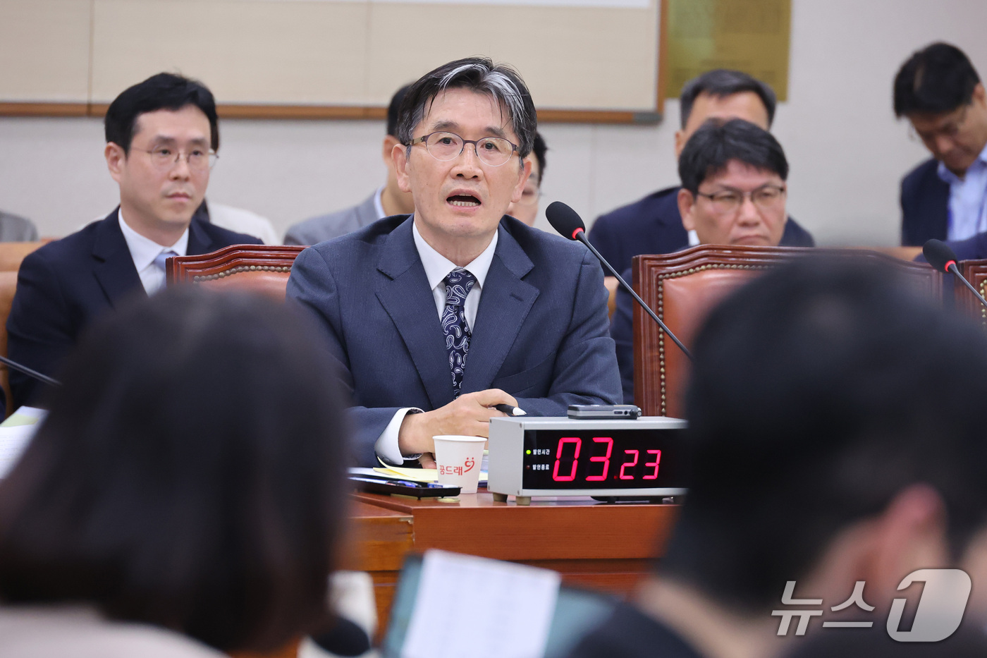 (서울=뉴스1) 신웅수 기자 = 오동운 고위공직자범죄수사처장이 13일 서울 여의도 국회에서 열린 법제사법위원회의 헌법재판소 등에 대한 국정감사에서 의원 질의에 답변하고 있다. 20 …