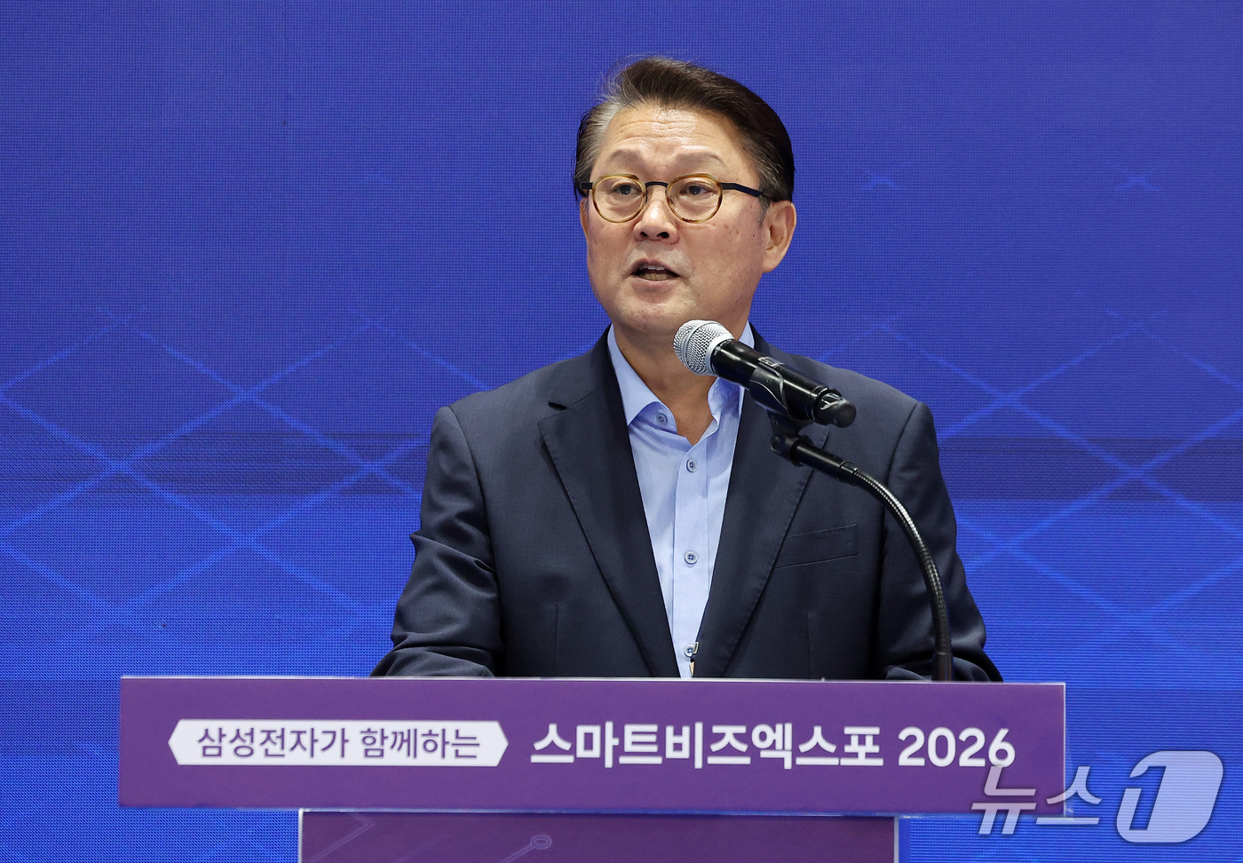 (서울=뉴스1) 김성진 기자 = 박승희 삼성전자 사장이 13일 서울 강남구 코엑스에서 열린 2026 스마트비즈엑스포 개막식에서 환영사를 하고 있다. 2026.10.13/뉴스1