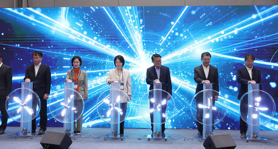 2026 스마트비즈엑스포 개막식 참석한 이소영 중기부 장관