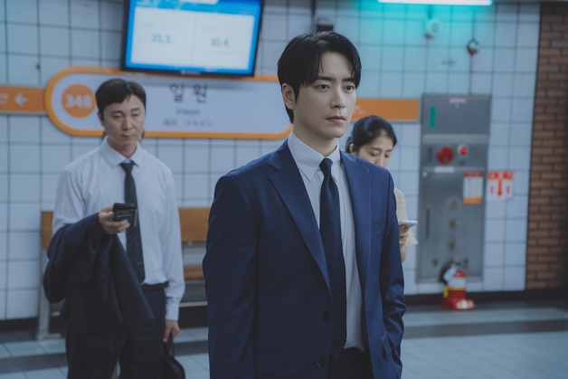 '로또 1등' 이준혁 "외모 칭찬도 시대 덕…거울 보면 화날 때도" [N인터뷰]②