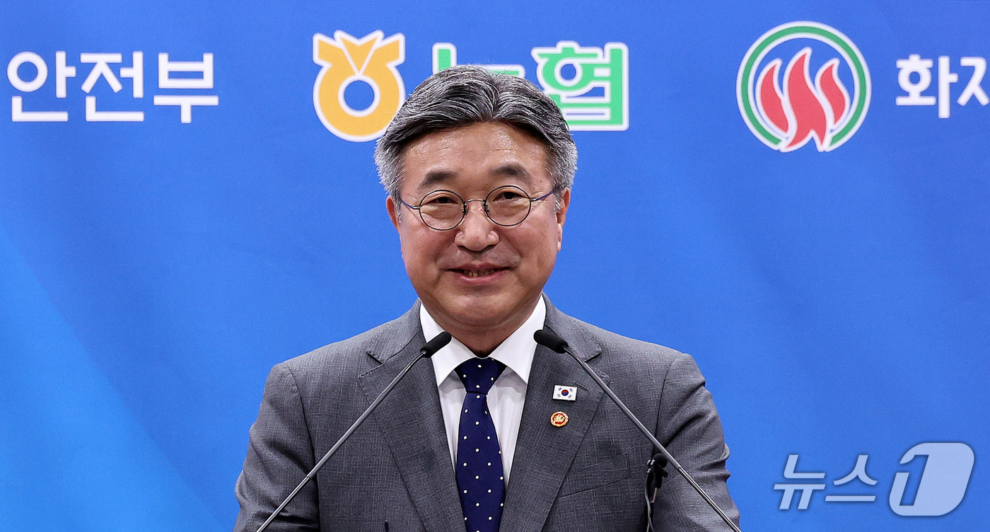 (서울=뉴스1) 박지혜 기자 = 윤호중 행정안전부 장관이 13일 서울 서대문구 농협중앙회 중회의실에서 열린 '국민 화재안심 프로젝트' 업무협약식에서 인사말을 하고 있다. 2026. …