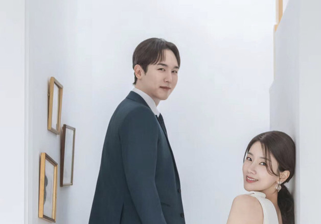 '미코 출신' 엄지민 YTN 앵커, 도슨트 정우철과 결혼…"평생의 응원군 생겨"