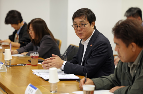 최휘영 장관, 문화예술정책자문위 영화 분과 4차 회의