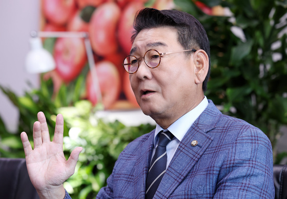 [인터뷰] 김교흥 "태어날 때 출발선 택할 수 없어…자립청년 국가가 책임져야"