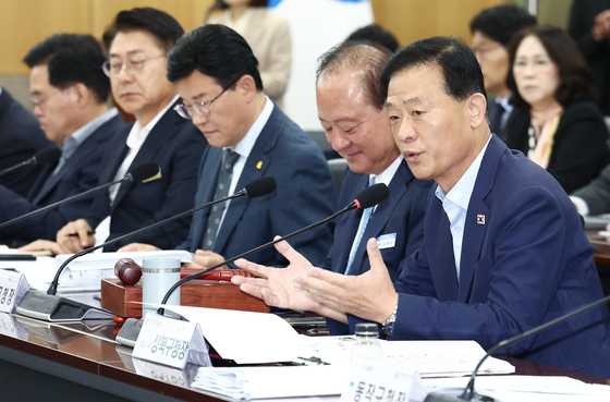 구청장협의회서 인사말 하는 이승로 성북구청장