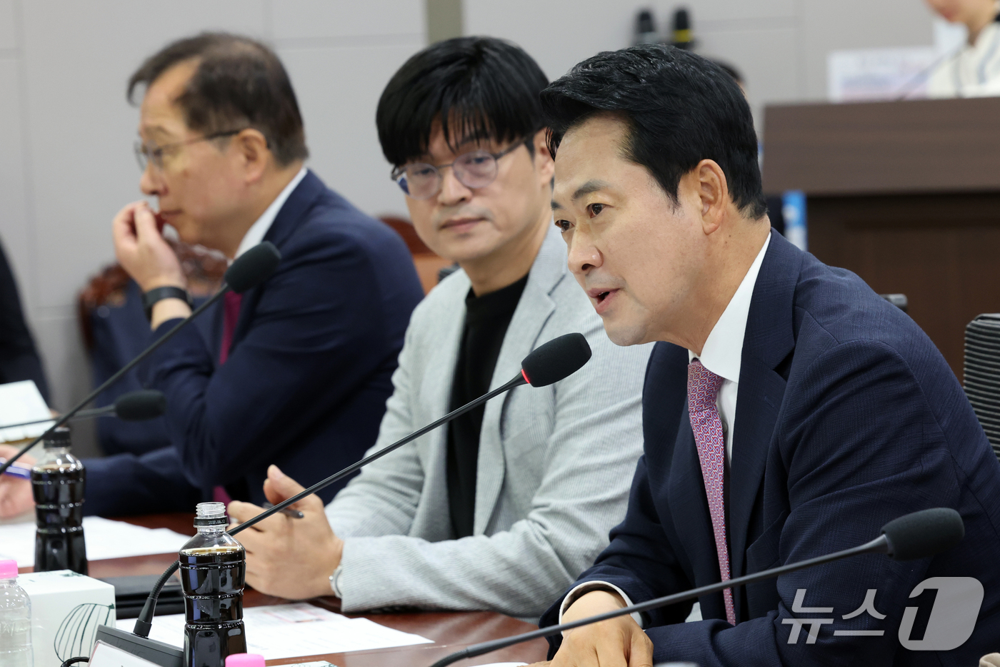 (서울=뉴스1) 황기선 기자 = 장동혁 국민의힘 대표가 14일 오전 서울 여의도 국회 의원회관에서 열린 '굿모닝! 수요 정책 아카데미'에서 발언을 하고 있다.  2026.10.14 …