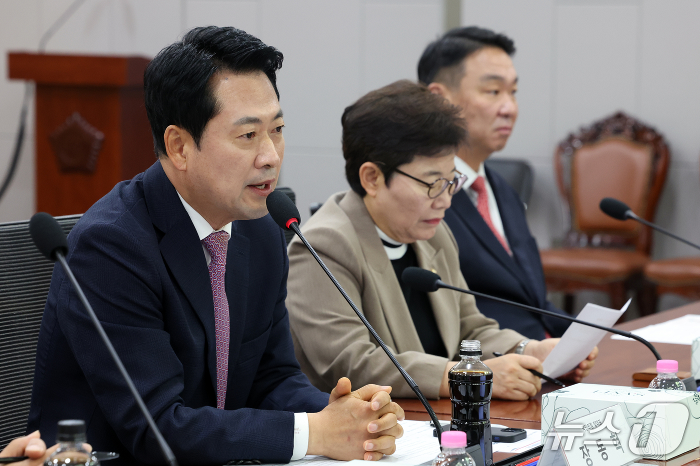 (서울=뉴스1) 황기선 기자 = 장동혁 국민의힘 대표가 14일 오전 서울 여의도 국회 의원회관에서 열린 '굿모닝! 수요 정책 아카데미'에서 발언을 하고 있다.  2026.10.14 …