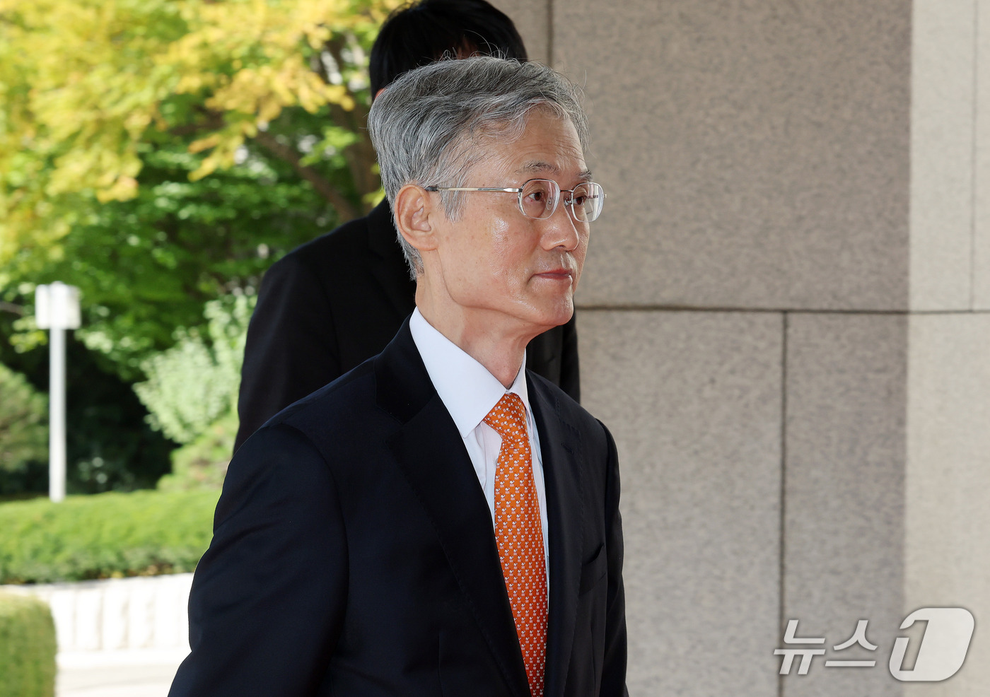 (서울=뉴스1) 박세연 기자 = 조희대 대법원장이 14일 서울 서초구 대법원으로 출근하고 있다. 2026.10.14/뉴스1