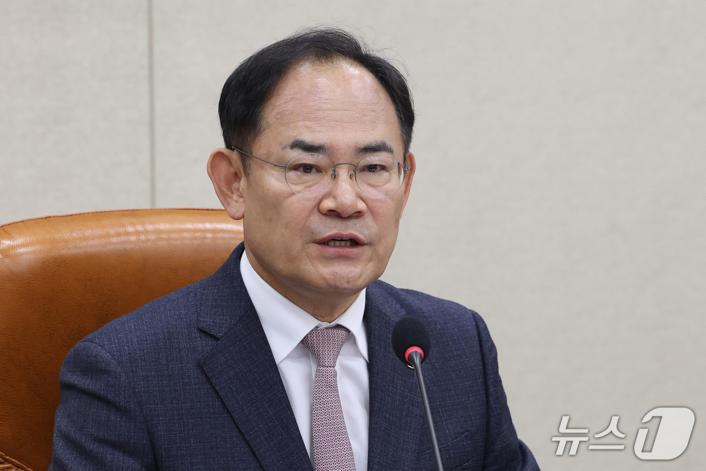 (서울=뉴스1) 황기선 기자 = 임종득 국방위 법률안심사소위원장이 14일 오전 서울 여의도 국회에서 열린 국방위원회 법률안심사소위원회를 주재하고 있다.이날 회의에서는 이재명 정부의 …