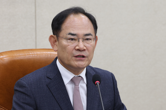회의 주재하는 임종득 국방위 소위원장