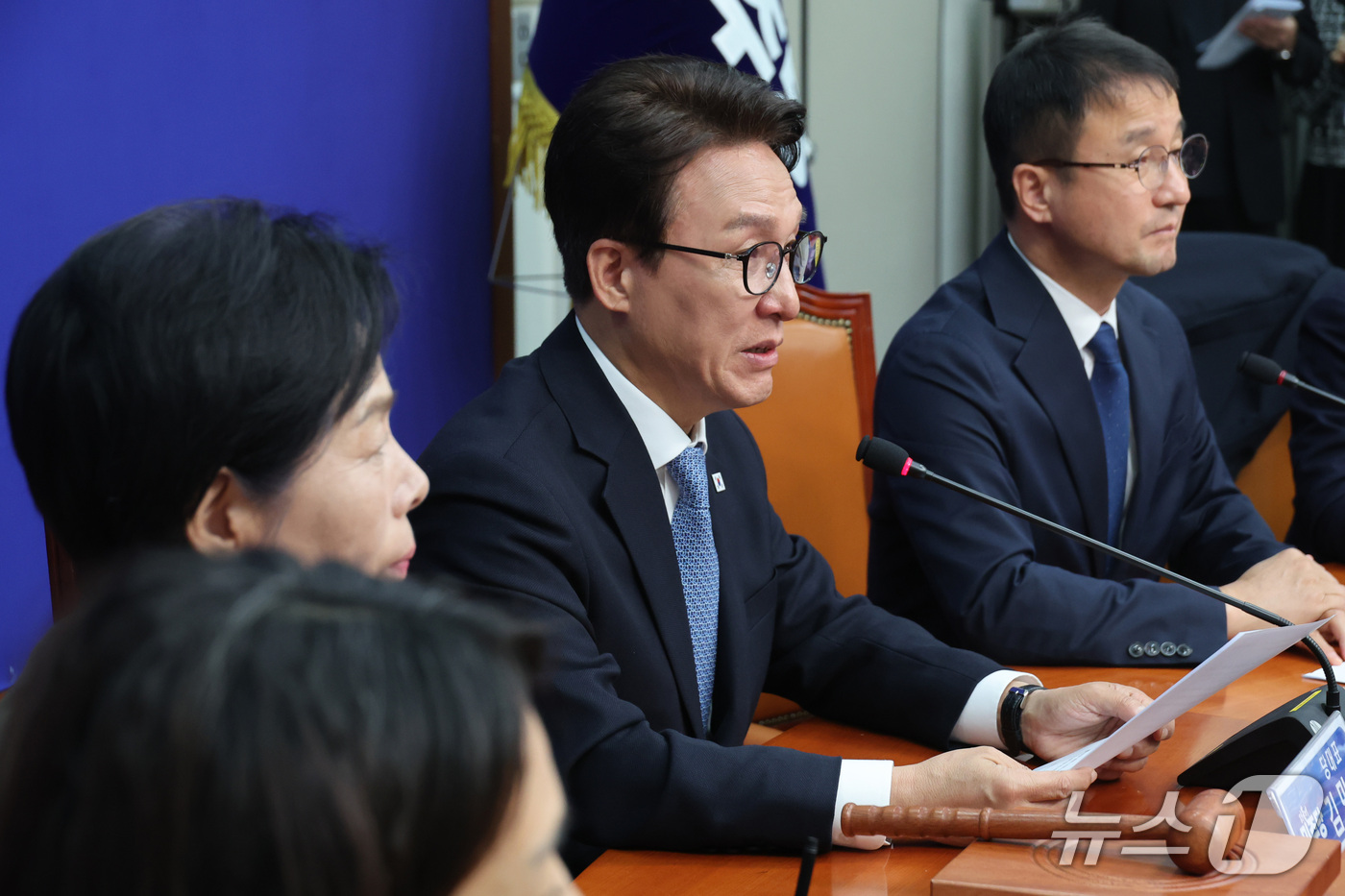 (서울=뉴스1) 신웅수 기자 = 김민석 더불어민주당 대표가 14일 서울 여의도 국회에서 열린 최고위원회의에서 발언하고 있다. 2026.10.14/뉴스1