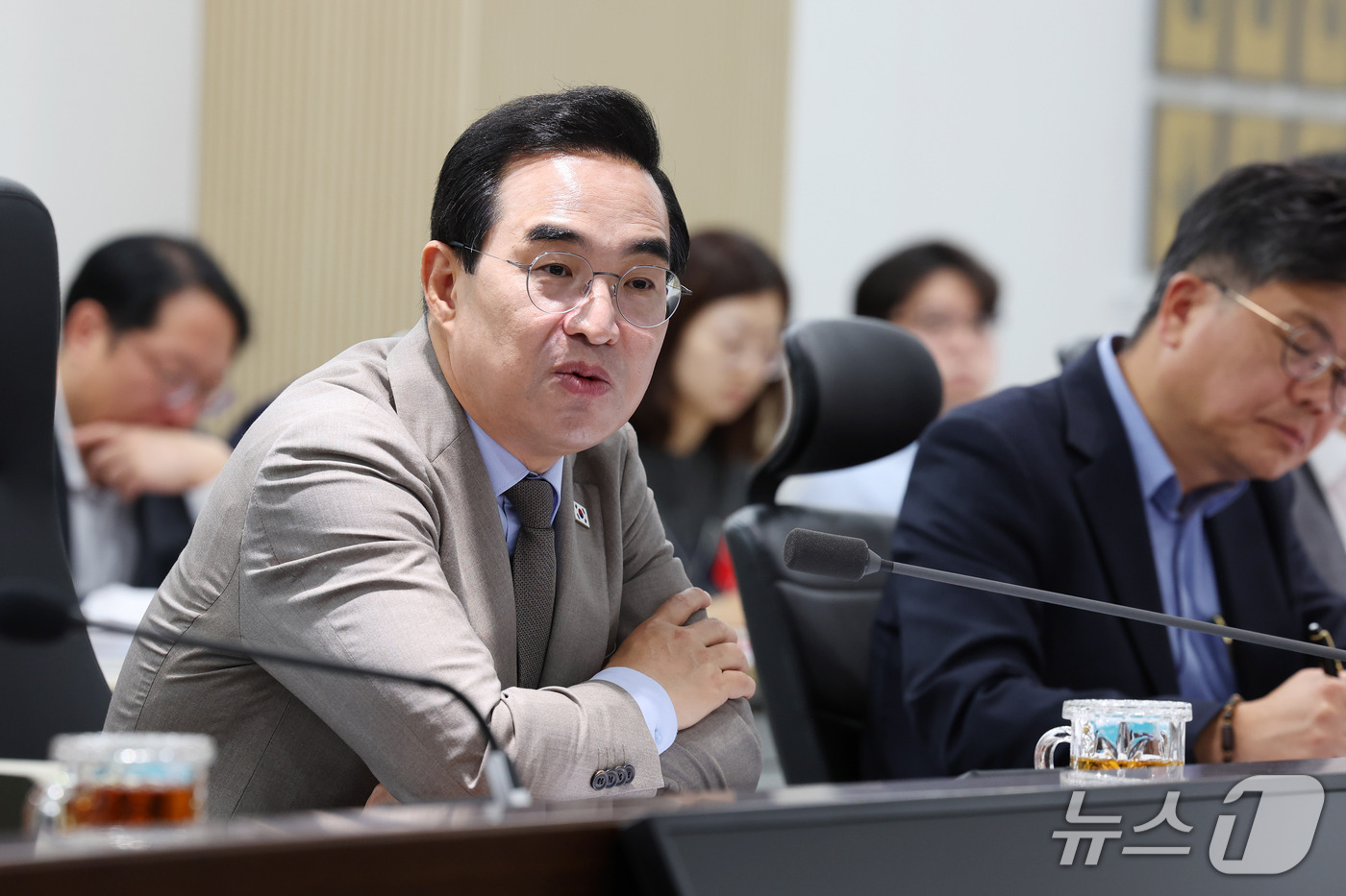 (서울=뉴스1) = 박홍근 기획예산처 장관이 14일 오전 정부세종청사 5동 대회의실에서 열린 '제10차 기획예산처 확대간부회의'를 주재하고 있다. (기획예산처 제공. 재판매 및 D …