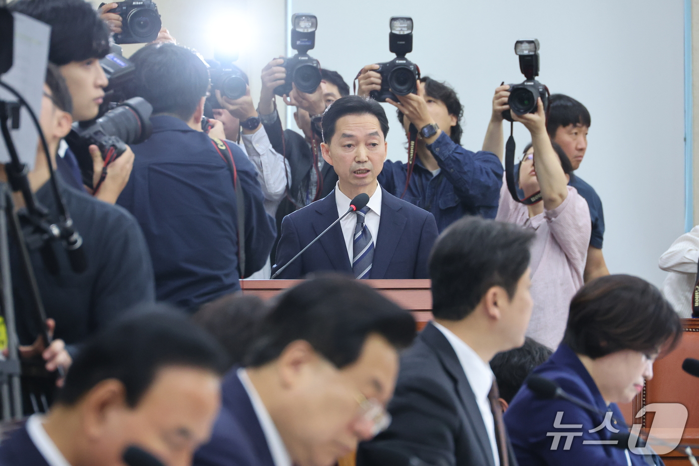 (서울=뉴스1) 신웅수 기자 = 김지용 중대범죄수사청장 후보자가 14일 서울 여의도 국회에서 열린 행정안전위원회 인사청문회에서 인사말을 하고 있다. 2026.10.14/뉴스1