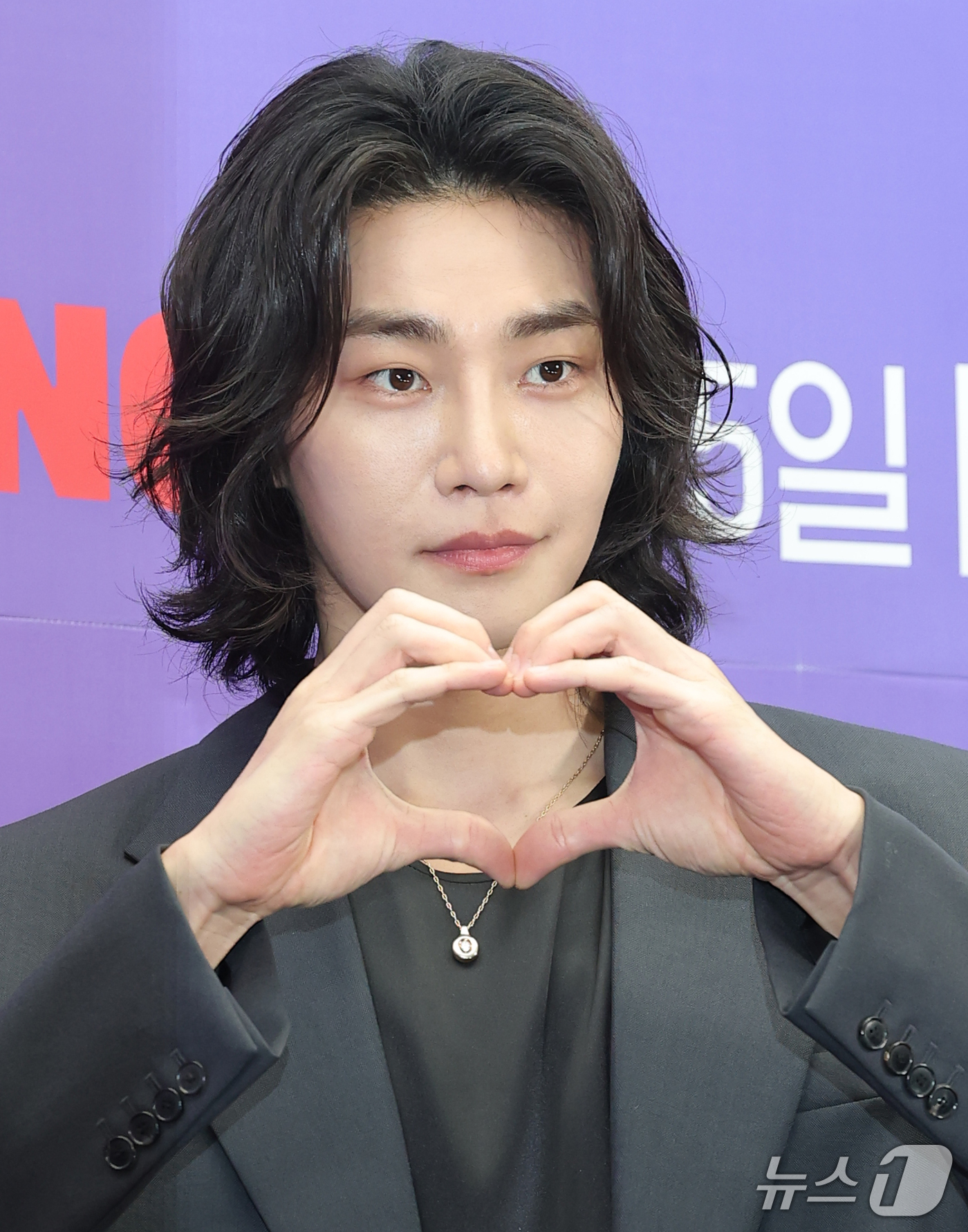 (서울=뉴스1) 권현진 기자 = 배우 김재영이 14일 서울 마포구 스탠포드호텔에서 열린 티빙 오리지널 드라마 '내가 떨릴 수 있게' 제작발표회에 참석해 포즈를 취하고 있다.'내가 …