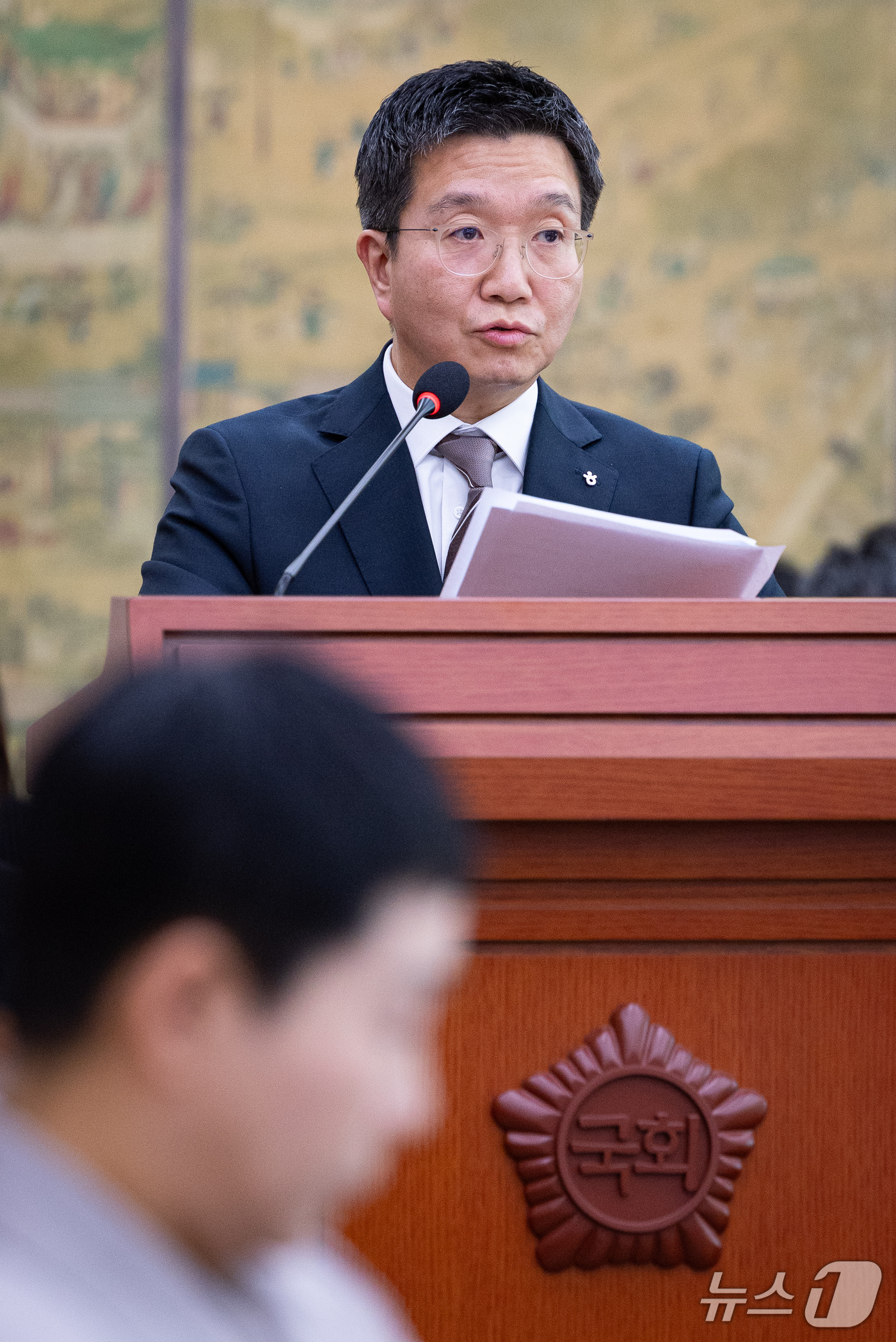 (서울=뉴스1) 유승관 기자 = 박성혁 한국관광공사 사장이 14일 서울 여의도 국회에서 열린 문화체육관광위원회의 사행산업통합감독위원회 등에 대한 국정감사에 출석해 업무보고를 하고 …