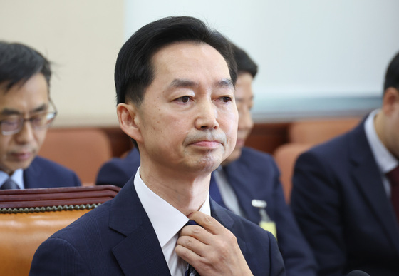 '친윤 딱지' 떼려는 김지용, 與 '과거행적' 집중포화