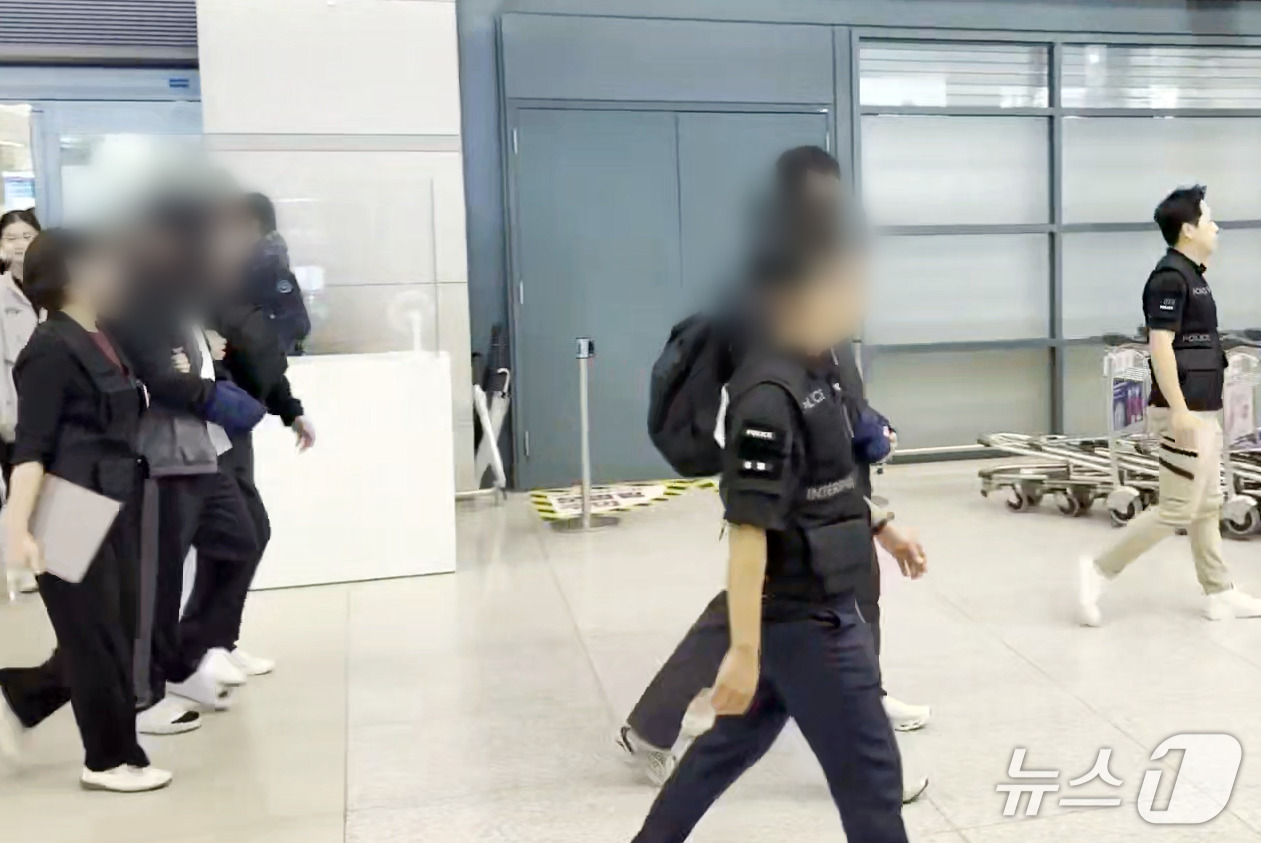 (서울=뉴스1) = 범정부 합동 초국가범죄 특별 대응 태스크포스(TF)는 아랍에미리트(UAE) 당국과의 공조를 통해 3조 1000억 원 규모의 불법 도박사이트를 운영한 총책과 부총 …