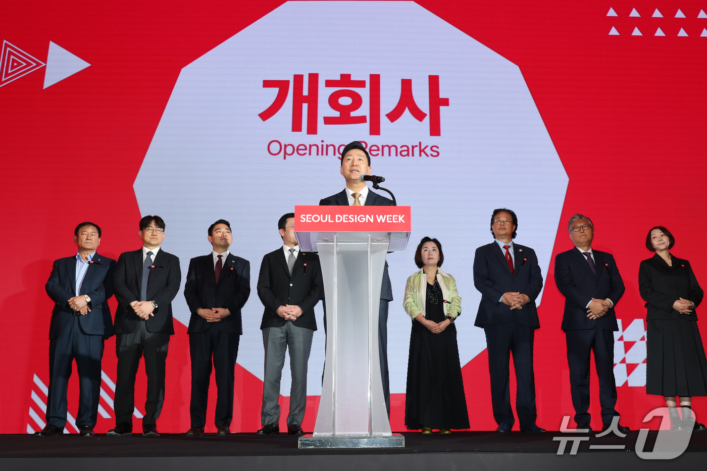(서울=뉴스1) 안은나 기자 = 오세훈 서울시장이 14일 서울 동대문디자인플라자(DDP)에서 열린 2026 서울디자인위크 및 서울디자인어워드 개막식에 참석해 개회사를 하고 있다. …