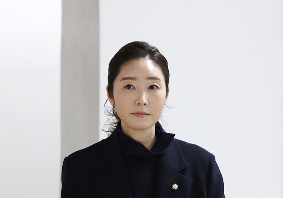 법정 향하는 강선우 무소속 의원