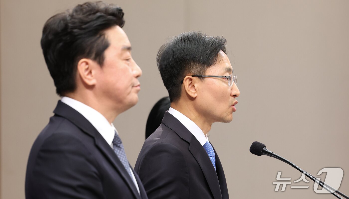 본문 이미지 - 임광현 신임 대통령비서실장이 14일 청와대 춘추관에서 열린 인선 발표에서 인사말을 하고 있다. 이재명 대통령은 이날 강훈식 대통령비서실장 후임으로 임광현 국세청장을 임명했다. 2026.10.14 ⓒ 뉴스1 허경 기자