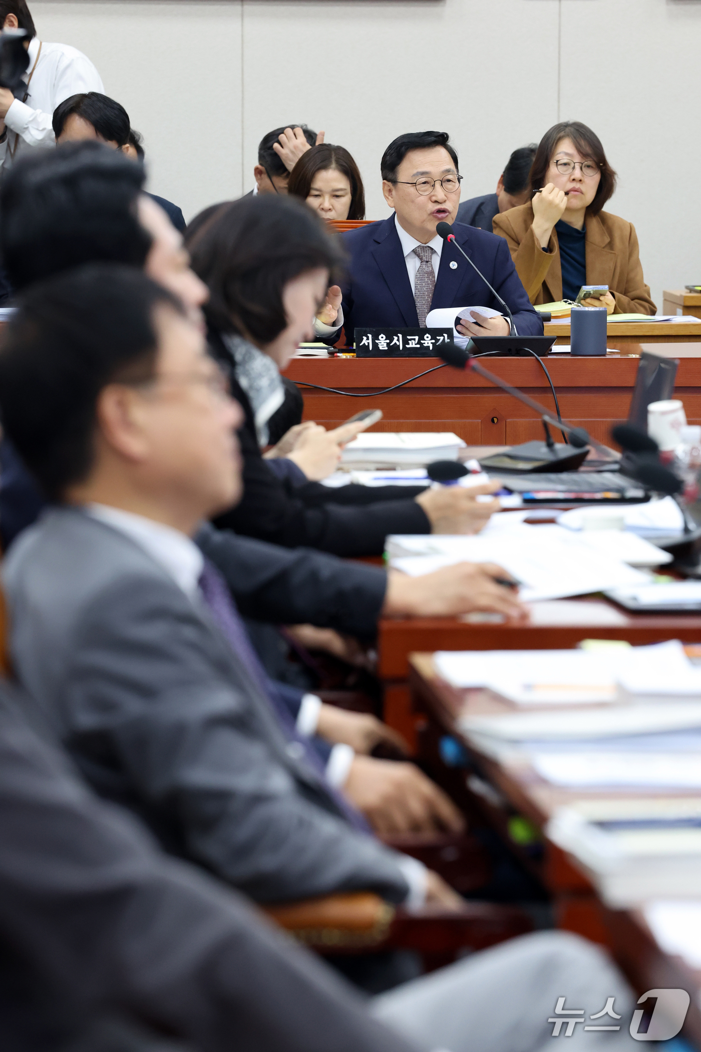 (서울=뉴스1) 황기선 기자 = 정근식 서울시 교육감이 14일 서울 여의도 교육위원회에서 열린 서울교육청 등에 대한 국정감사에서 의원 질의에 답하고 있다.  2026.10.14/뉴 …