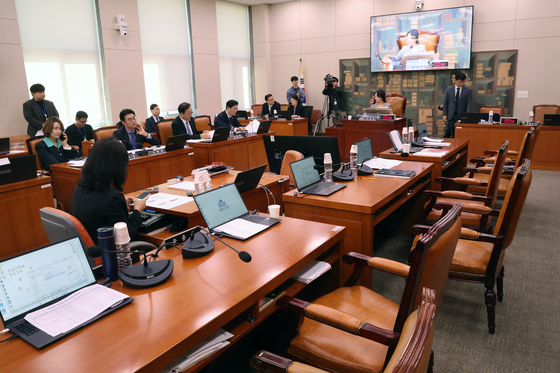 이임생·이동국 문체위 국감 증인 채택…'암살자(들)' 놓고 여야 설전