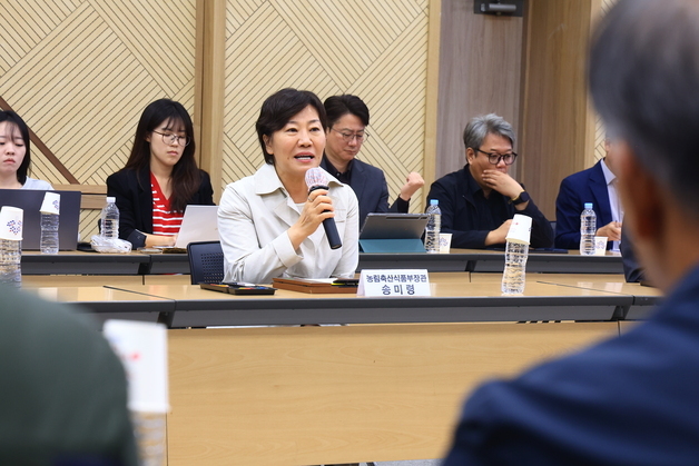 송미령 "투기 외 농지 처분 없다" 거듭 강조…농민들 "지역 현실 반영해야"