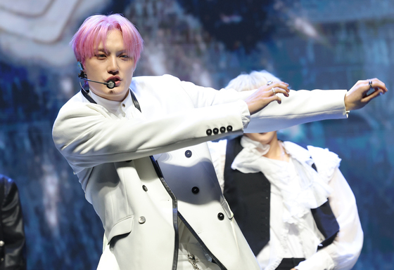 이반, 중독성 있는 무대