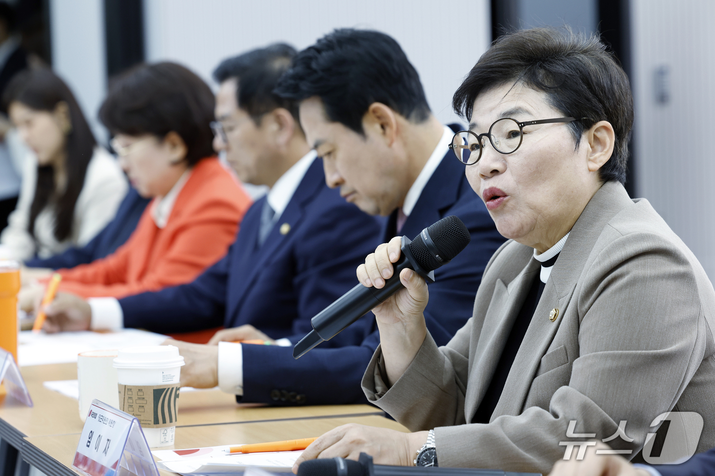 (서울=뉴스1) 박정호 기자 = 임이자 국민의힘 정책위의장이 14일 오후 서울 여의도 당사에서 열린 당근위원회 임명장 수여식 및 제1차 회의에서 모두 발언을 하고 있다. 2026. …
